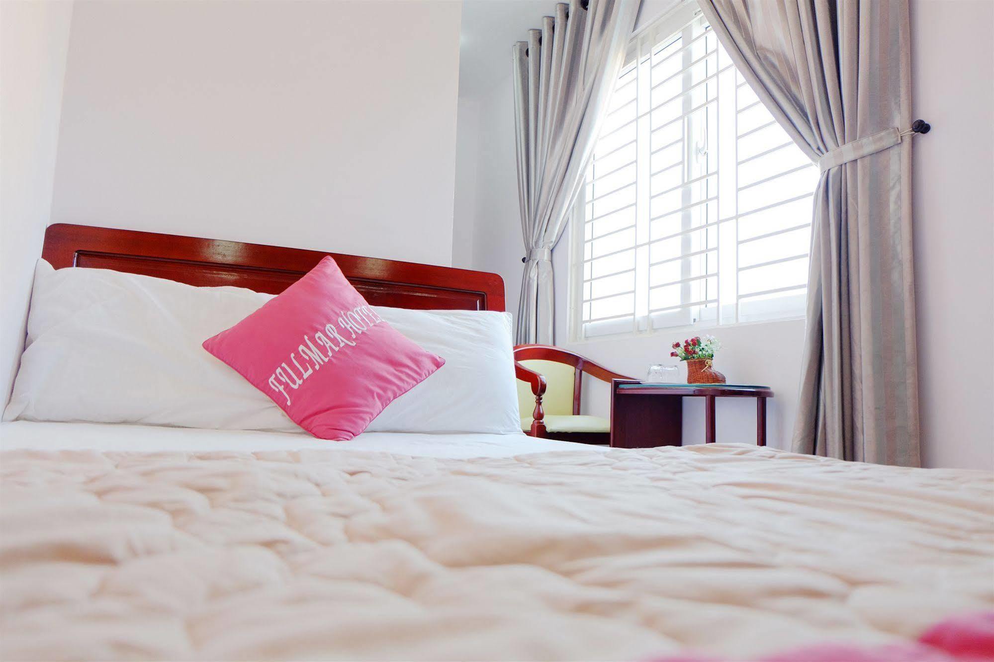 Fulmar Hotel Da Nang Esterno foto